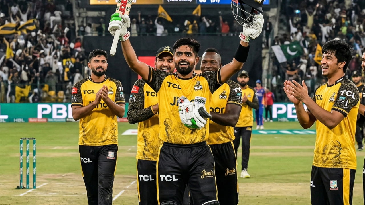 Babar Azam celebrating after reaching 4,000 runs in PSL with teammates applauding